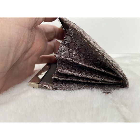 Unbranded Brown Woven Silver Hardware Flip Clasp Multiple Pocket Wallet/Clutch - Picture 5 of 6
